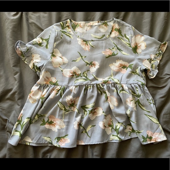 ROMWE Tops - 🫖🍰ROMWE Babydoll Shirt🌷🫖